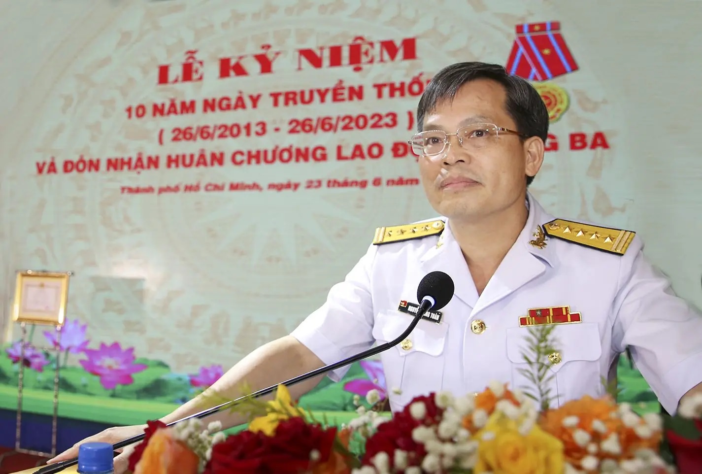 Đại tá Nguyễn Năng Toàn phát biểu tại buổi lễ.